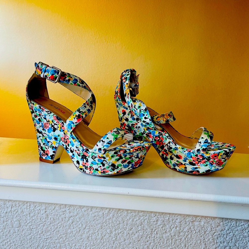 🌺 Floral patterned JUSTFAB heeled sandals